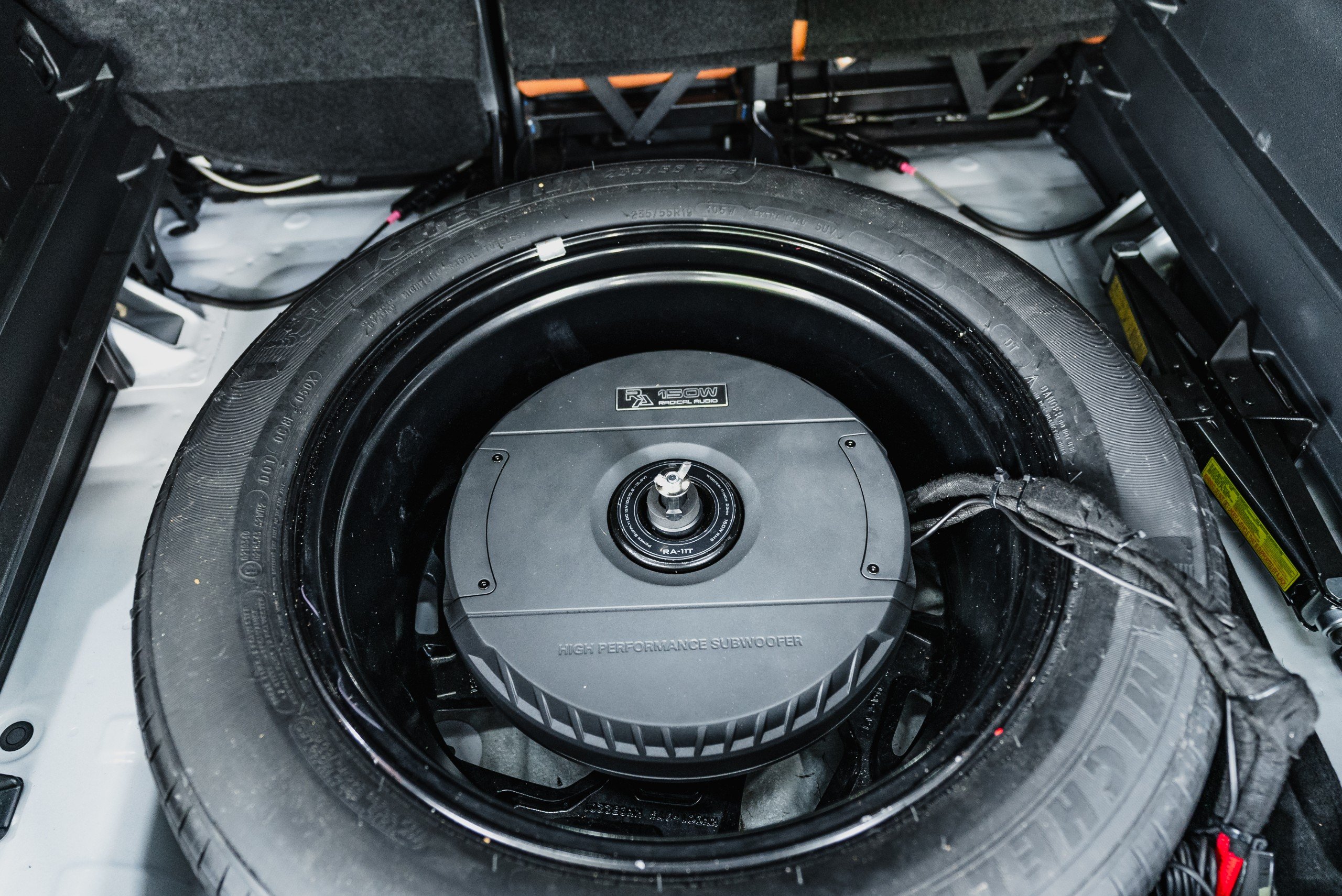 LOA SUB ĐIỆN RADICAL RA-11T(LOA SUB ĐẶT BÁNH SƠ CUA)-USA